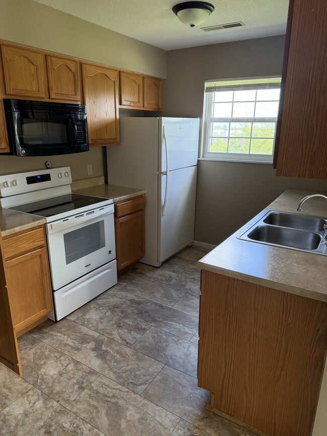 Photo - 406 Morgan Dr