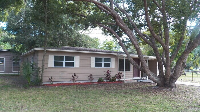 Photo - 1301 Sandy Ln