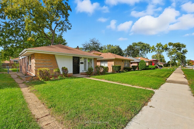 Photo - 14616 Kimbark Ave