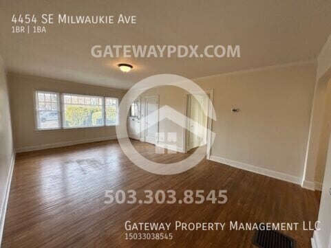 Photo - 4454 SE Milwaukie Ave
