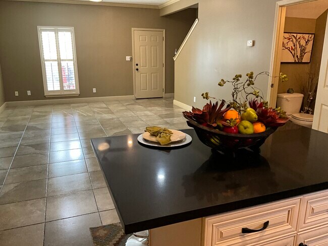 Photo - 1720 Mignonette Ln