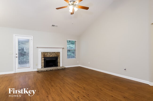 Photo - 160 Makers Way