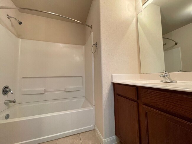 Photo - 207 Dodge City Trail