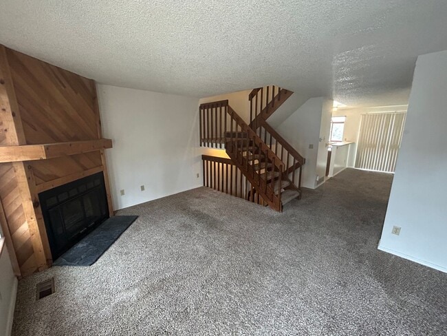 2 Bed 2 Bath Condominium - 2 Bed 2 Bath Condominium