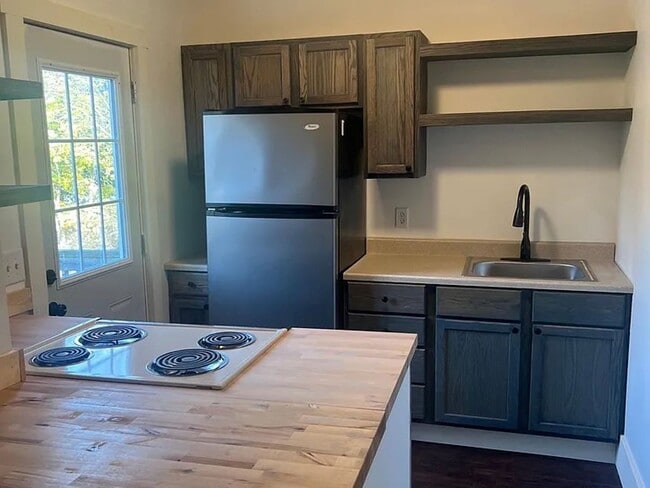 Building Photo - 317 E St Joseph St Unit B