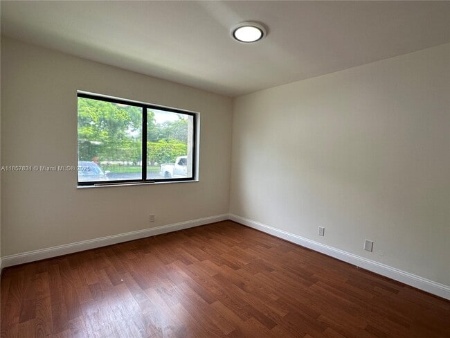 Photo - 458 Lakeview Dr