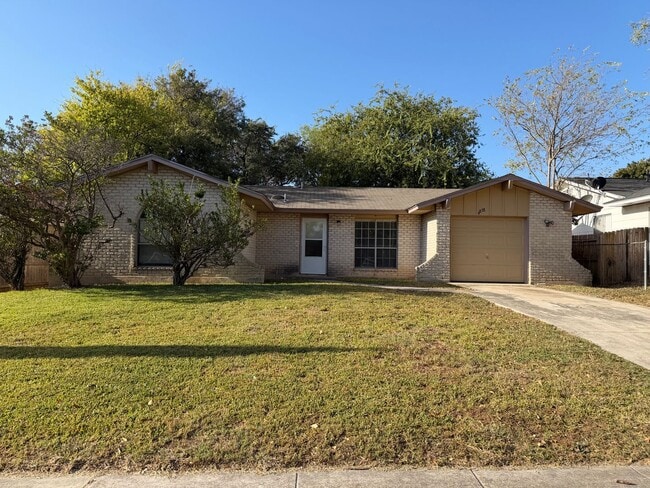 Building Photo - NICE 3 BEDROOM HOME WITH 2 FULL BATHS IN N...