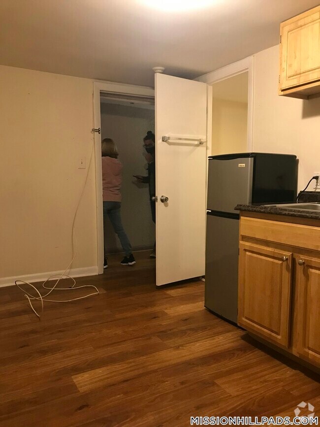 Building Photo - 53 S Huntington Ave Rental