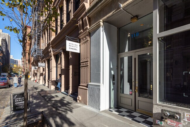 Entrance - 116-118 Wooster St