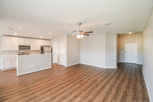 Photo - 9287 Hawkeye Dr