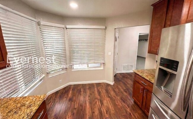 Photo - 4936 Creekwood Dr