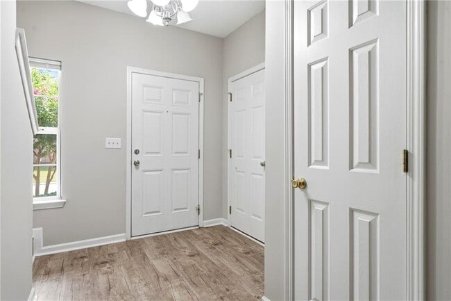 Photo - 5682 Lawley Rd