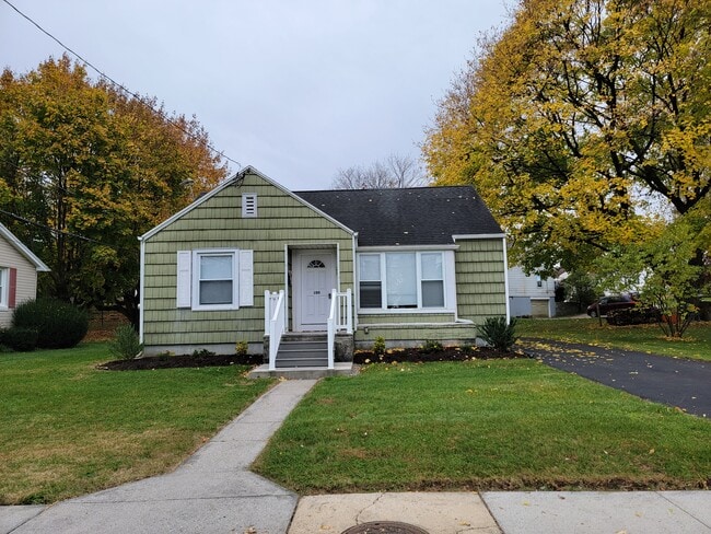 Photo - 100 E Elm St