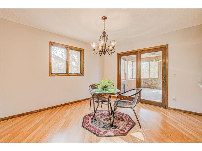 Photo - 111 Franklin Ave SW