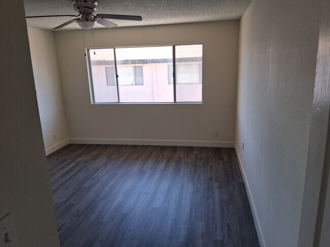 1722 E University Ave Unidad 5