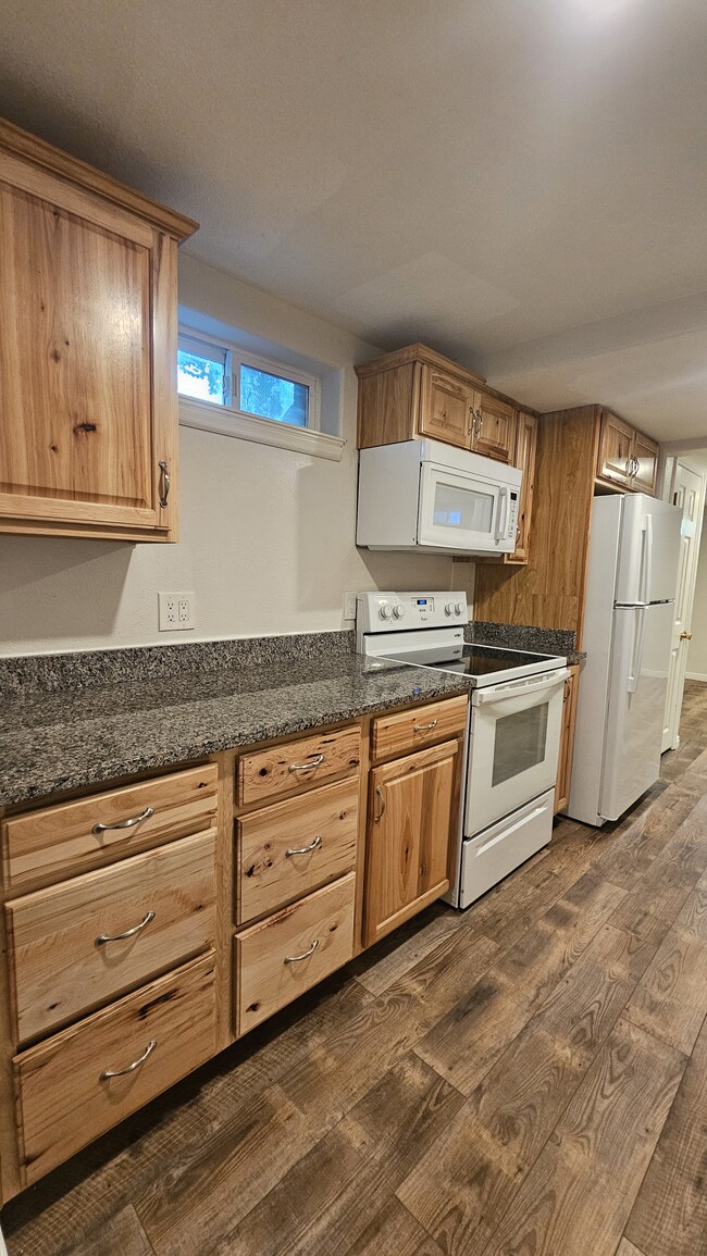 Building Photo - 512 E 5900 S Rental