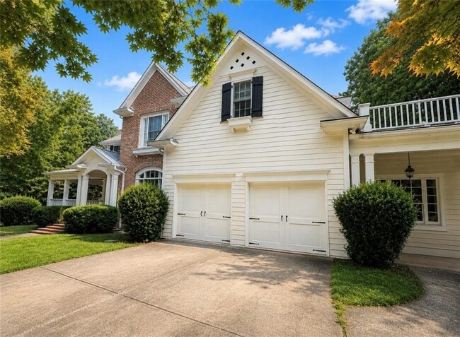 Photo - 3235 Bentwood Close
