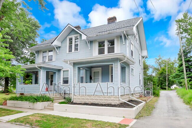 Photo - 294 Wyandotte Ave