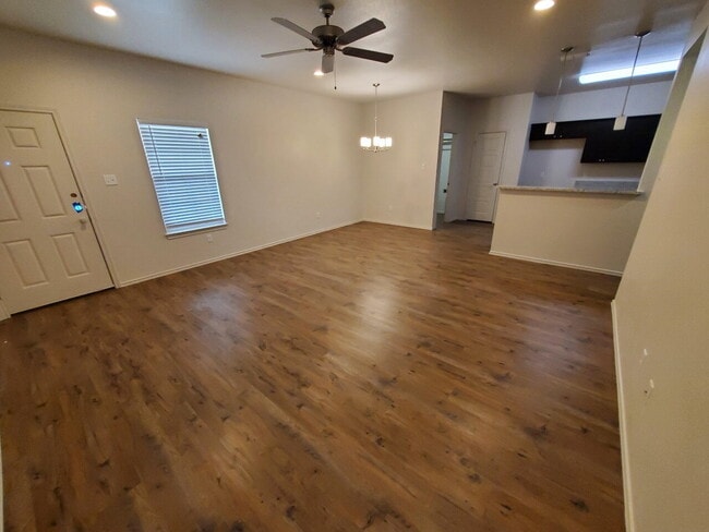 Photo - Zero Deposit! Offering 6 month or 12 month...