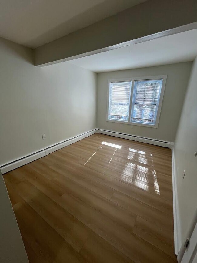 Photo - 98 E Market St Apartment Unit B7