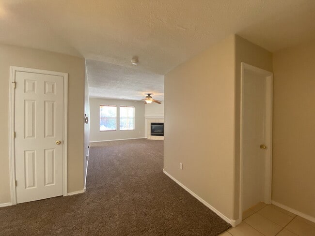 Photo - COMMUNITY POOL - LARGE 4 BEDROOM - Master Upstairs