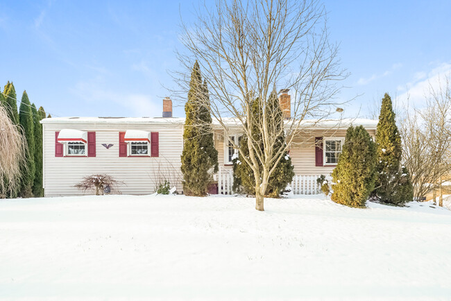 Single-Story Home with Sunroom & Cozy Den - Single-Story Home with Sunroom & Cozy Den