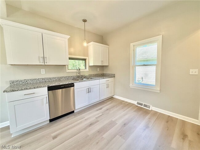 41 Dewhurst Ave