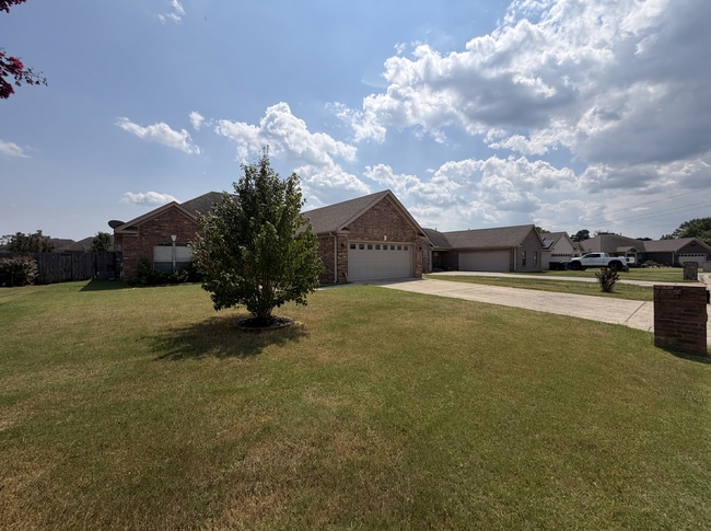 Building Photo - 1417 Puritan Dr