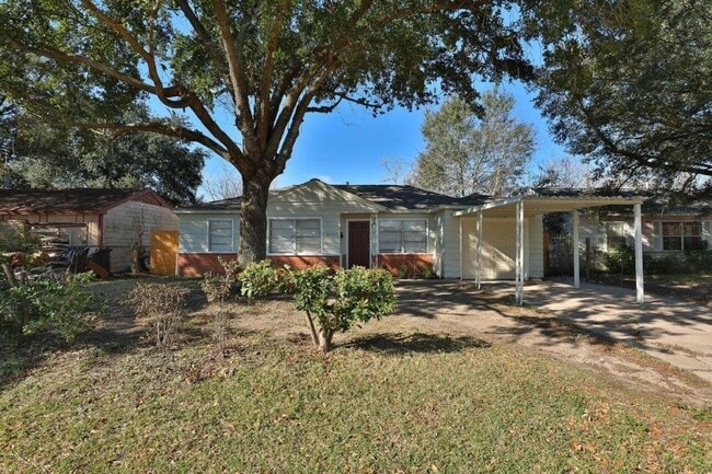 Building Photo - Charming 3 Bedroom Home in Central Houston!