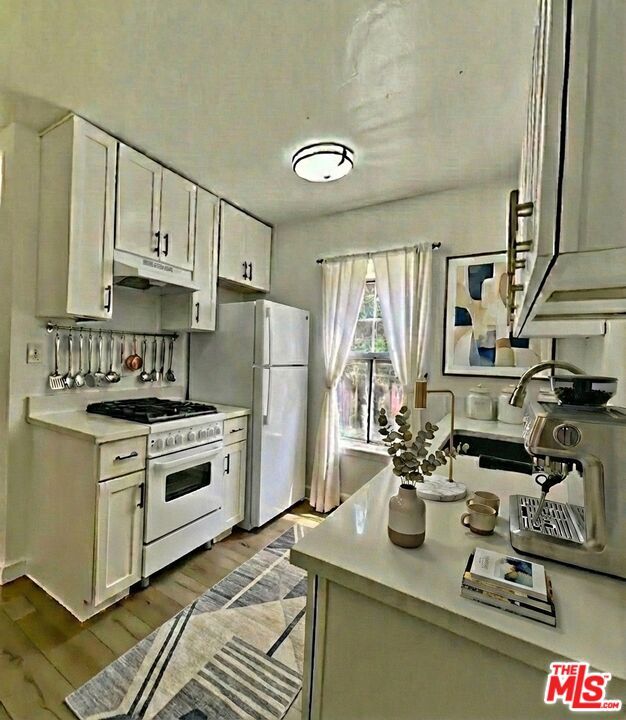 Photo - 533 W 75th St Unit 3