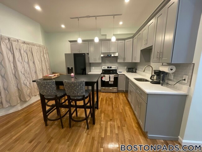 Photo - 285 Dorchester St Unidad 1