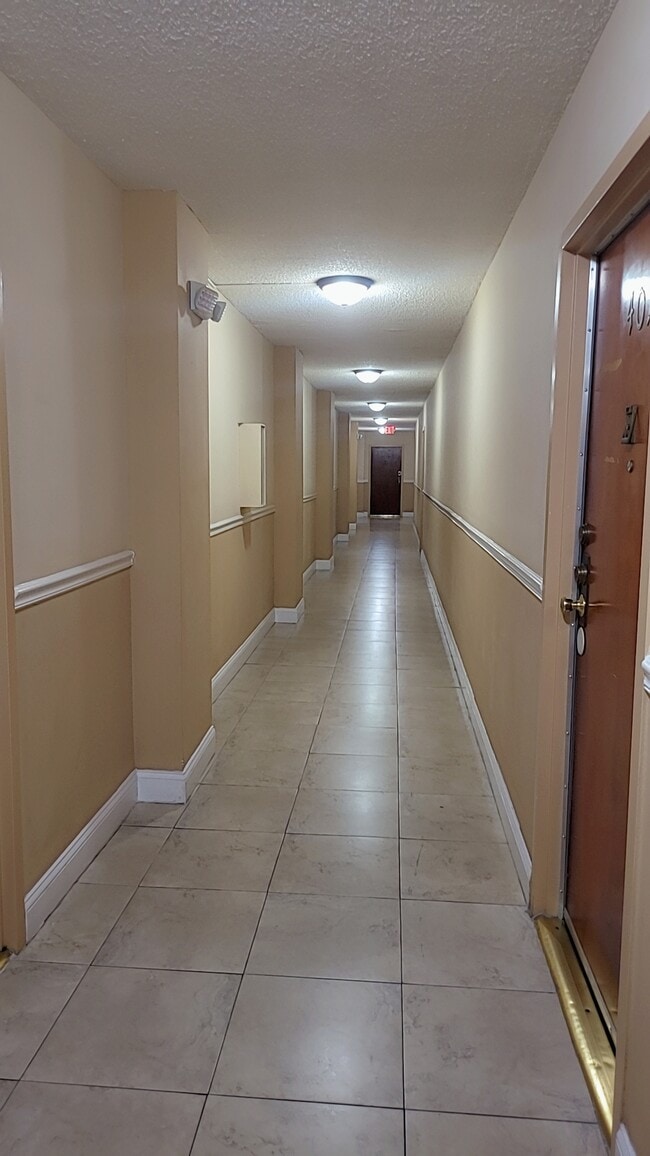 Photo - 5033 NW 7th St Unidad #410