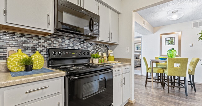 Building Photo - Parc Plaza Apartments