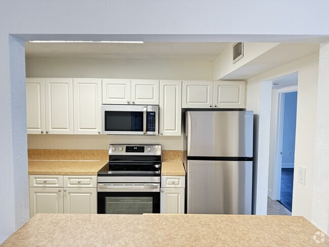 Building Photo - 9477 SW 76th St Unit O8 Rental