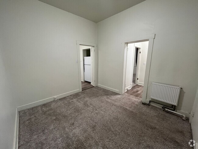 Building Photo - Charming 1 Bedroom Apartment in the Heart ...