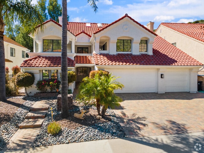 Building Photo - 6143 Lake Lindero Dr Rental