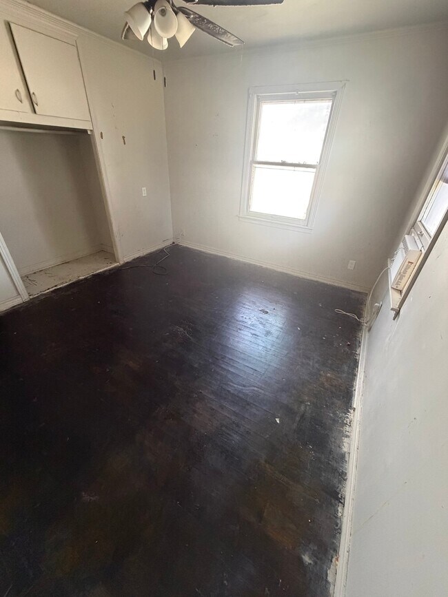 815 W Doolin Ave