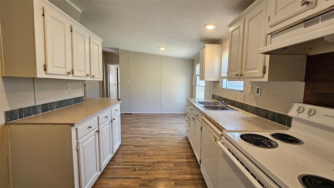 Photo - 31219 Wide Oak Cir