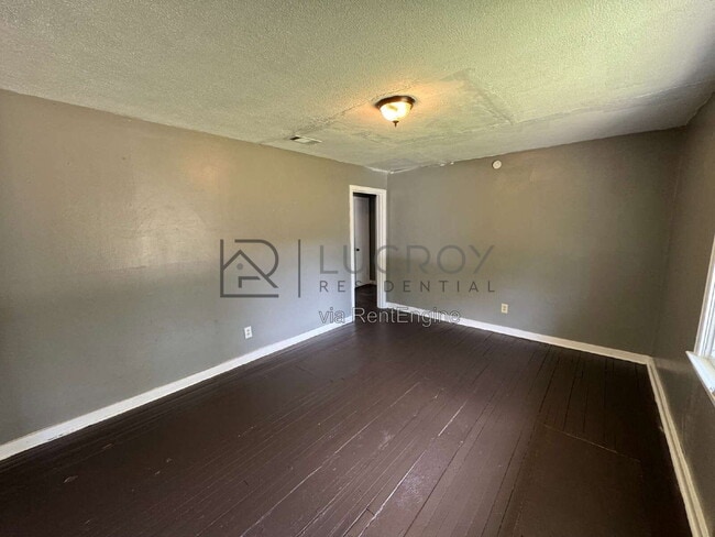 4090 El Paso St