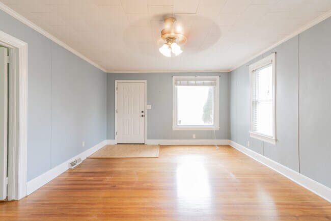 Photo - 299 Thirteenth St