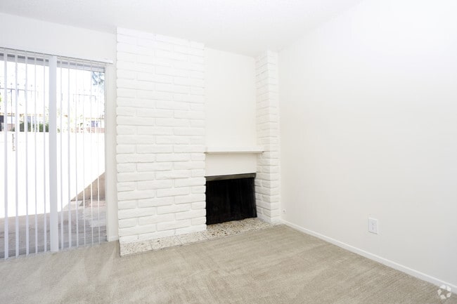 Fullerton Townhouse Apartments