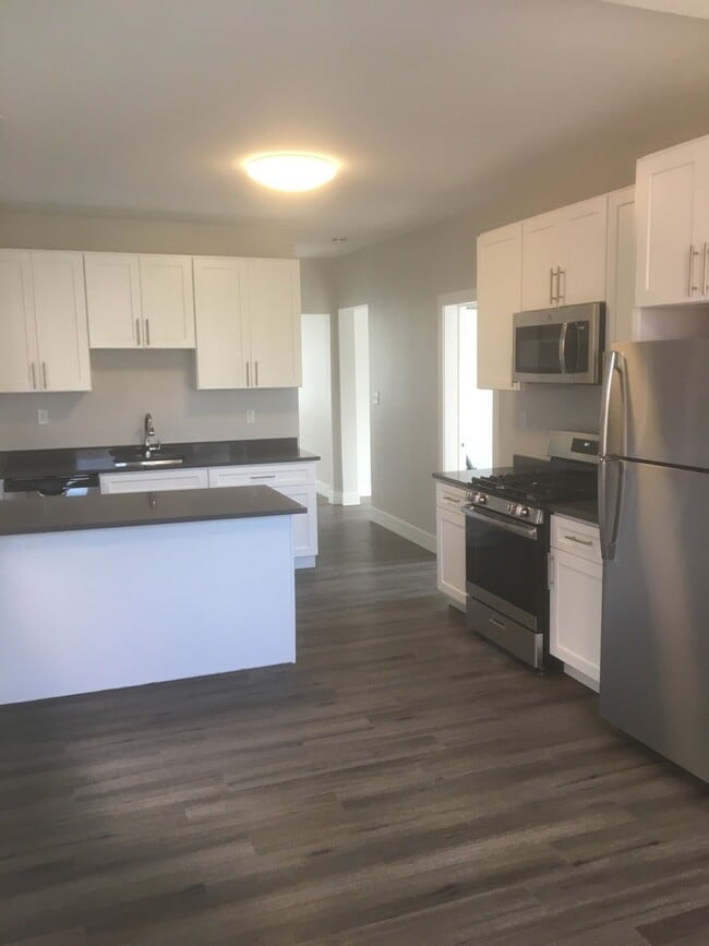 Photo - 2652 N Marshfield Ave Unit 2F