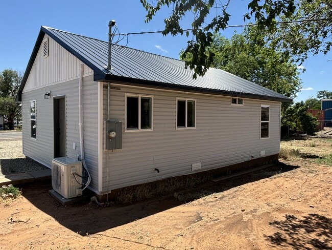 Building Photo - 93 E 400 S Rental