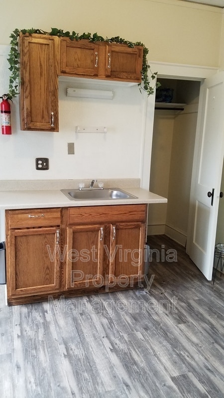 Photo - 415 Woodlawn Ave Unit Apt. #2