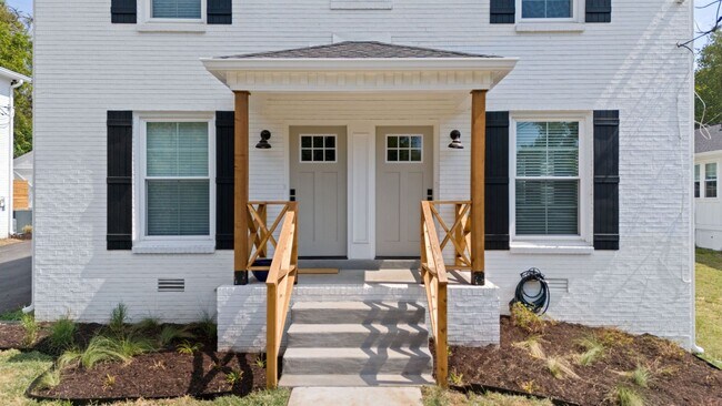 Photo - Beautifully Renovated 2BR/1.5BA Townhouse Duplex in West Nashville!