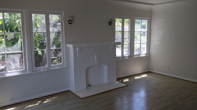 Photo - 2213 Carmona Ave