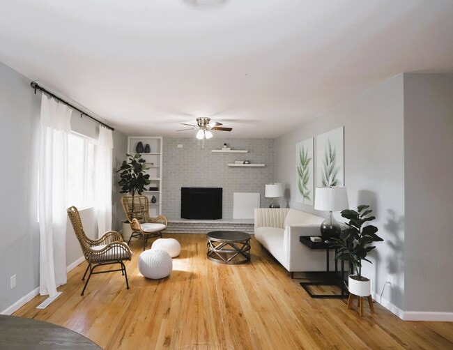 Photo - Spacious 5-Bed Gem with Finished Basement ...