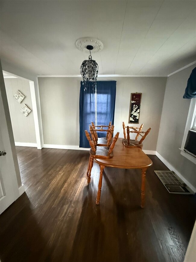 Photo - 1301 Nutwood St