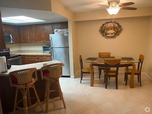 Building Photo - 6556 Chasewood Dr Unit A Rental