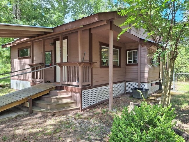 Building Photo - 2651 Pioneer Ln